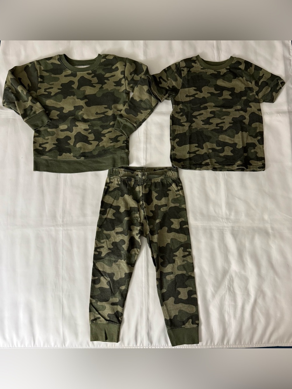 Garanimals 3pc Toddler Camo Bundle - Short Sleeve Shirt, Crewneck & Sweatpants